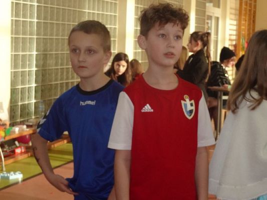 Grafika #32: Szkolny bal karnawałowy