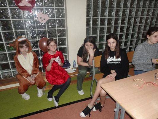 Grafika #50: Szkolny bal karnawałowy