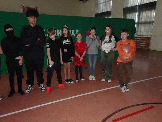 Grafika #55: Szkolny bal karnawałowy