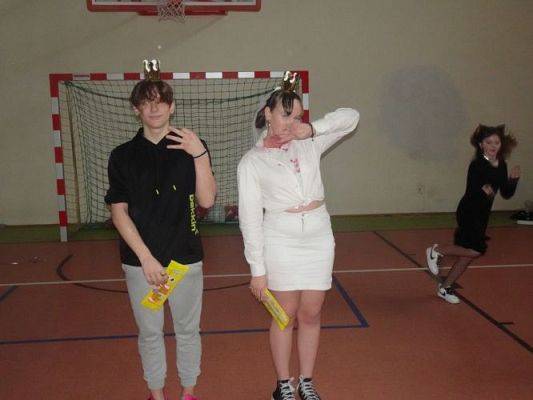 Grafika #60: Szkolny bal karnawałowy