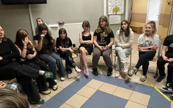 Grafika #7: Noc w szkole - impreza integracyjna klas 6 i 7.