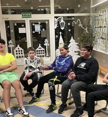 Grafika #10: Noc w szkole - impreza integracyjna klas 6 i 7.