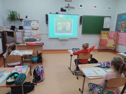 Grafika #4: Zdrowo jem, więcej wiem- projekt edukacyjny kl. 1