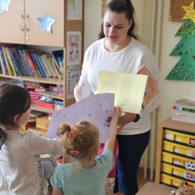 Grafika #3: Czytanie Bajki - wizyta mamy Asi