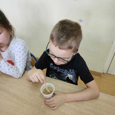 Grafika #7: "Akademia smaku" - czwarte zadanie z Projektu "Gramy Zmysłami"