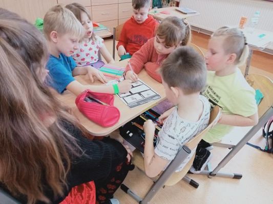 Grafika #13: Akademia Bezpiecznego Puchatka. Edycja IV- kl. I