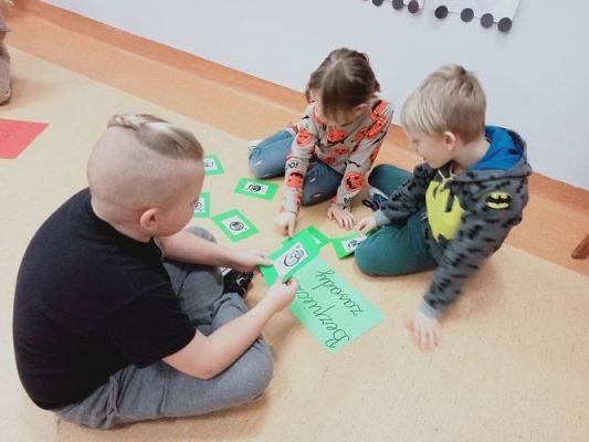 Grafika #16: Akademia Bezpiecznego Puchatka. Edycja IV- kl. I