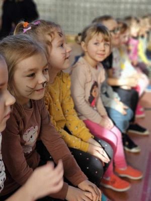 Grafika #1: Widowisko lalkowe