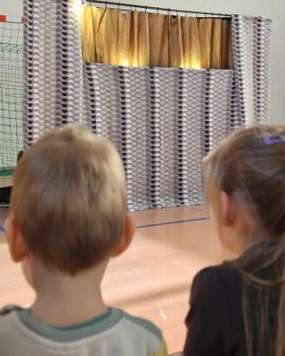 Grafika #6: Widowisko lalkowe