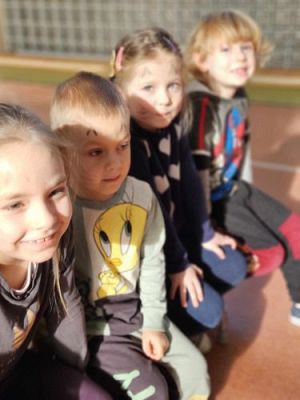 Grafika #7: Widowisko lalkowe