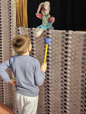 Grafika #9: Widowisko lalkowe