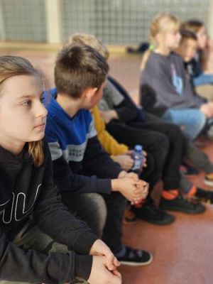 Grafika #15: Widowisko lalkowe