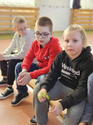 Grafika #17: Widowisko lalkowe