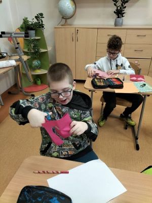 Grafika #2: Walentynkowe zabawy w kl. II