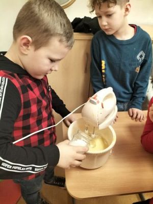 Grafika #10: Walentynkowe zabawy w kl. II