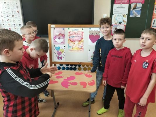 Grafika #24: Walentynkowe zabawy w kl. II