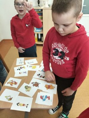 Grafika #27: Walentynkowe zabawy w kl. II