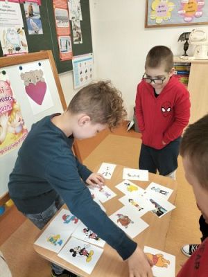 Grafika #29: Walentynkowe zabawy w kl. II