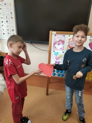 Grafika #32: Walentynkowe zabawy w kl. II