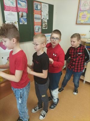 Grafika #38: Walentynkowe zabawy w kl. II