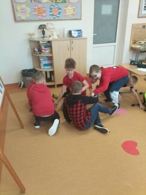 Grafika #41: Walentynkowe zabawy w kl. II