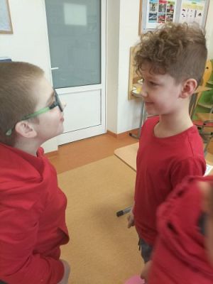 Grafika #46: Walentynkowe zabawy w kl. II