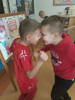 Grafika #47: Walentynkowe zabawy w kl. II