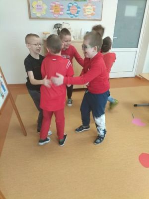 Grafika #48: Walentynkowe zabawy w kl. II