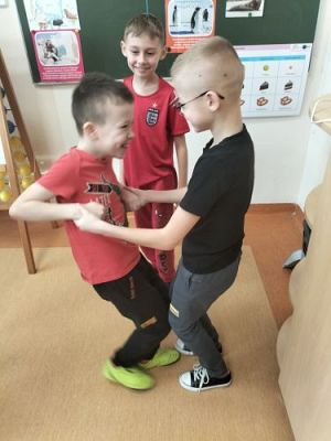 Grafika #49: Walentynkowe zabawy w kl. II