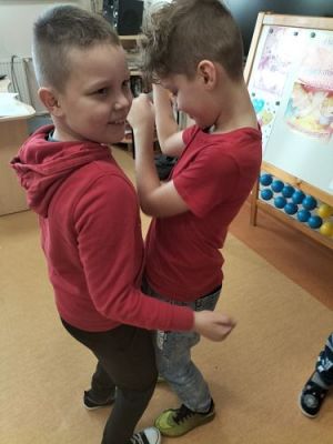 Grafika #50: Walentynkowe zabawy w kl. II