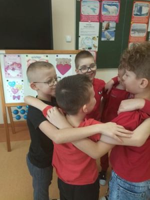 Grafika #51: Walentynkowe zabawy w kl. II