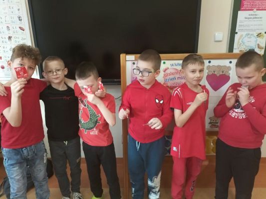 Grafika #53: Walentynkowe zabawy w kl. II