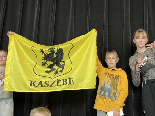 Grafika #33: WYJAZD NA KASZUBSKI MECZ DO ERGO ARENY