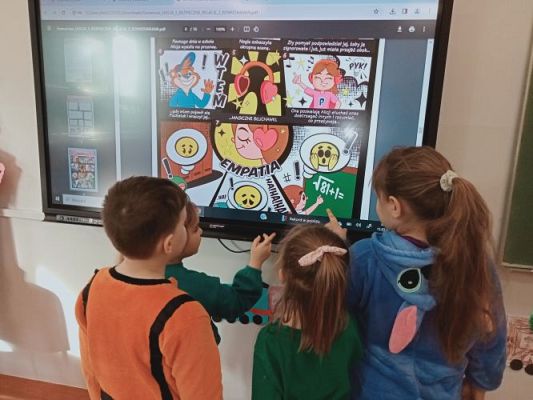 Grafika #5: Akademia Bezpiecznego Puchatka. Edycja V ostatnia- kl. I